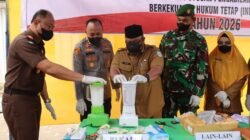 Kejari Aceh Tenggara Musnahkan 56 Barang Bukti Inkracht, Sekda Agara Beri Apresiasi