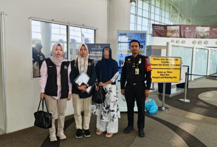 Salahgunakan Izin Tinggal, WN India Dideportasi