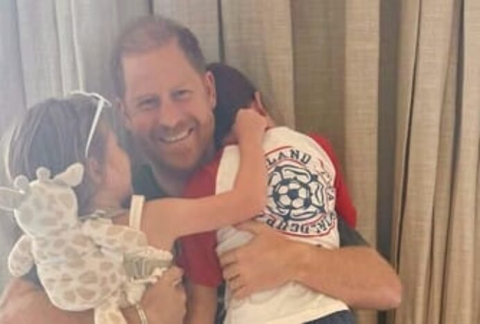 Pangeran Harry Sebut Anak-anaknya Bahagia di Sekolah Baru di Inggris