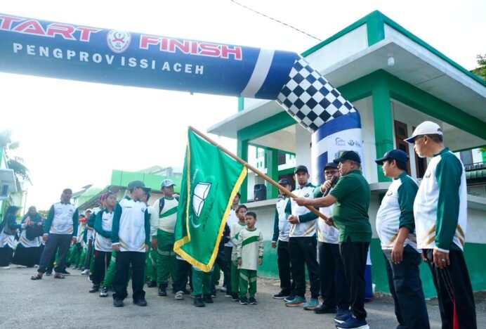 Wakili Bupati, Farhan Lepas Jalan Santai Milad ke-17 Ma’had Daarut Tahfizh Al Ikhlas