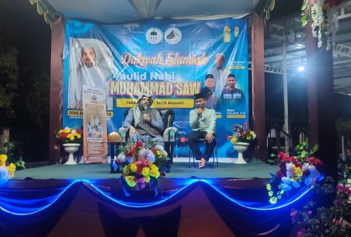 Masyarakat Padati Masjid Asy-Syuhada Lampanah, Ikuti Tausiah Syekh Abdurrahman Jaber