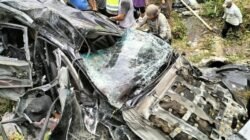 Detik-detik Fortuner Blong Tabrak Tiang Listrik di Batang Tewaskan 1 Orang