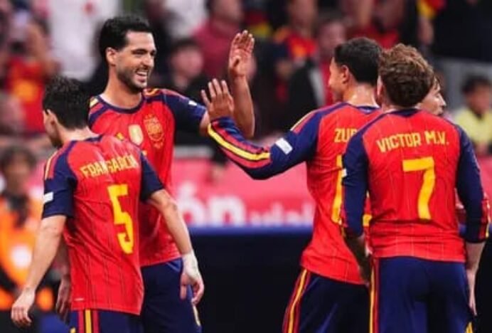Spanyol-Ceska Menang 3-1 dan Kembali ke Puncak