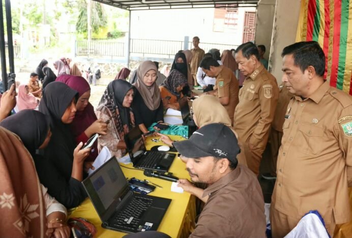 Wakil Wali Kota Sabang Tekankan Kemudahan Layanan Saat Pantau Aktivasi IKD di Paya Seunara