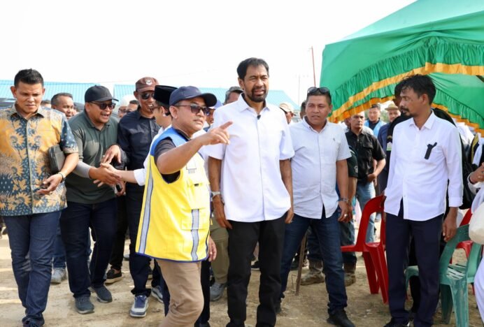 Gubernur Aceh Tinjau Pemulihan Pascabencana di Aceh Tamiang, dan Salurkan Bantuan Pertanian hingga Pendidikan
