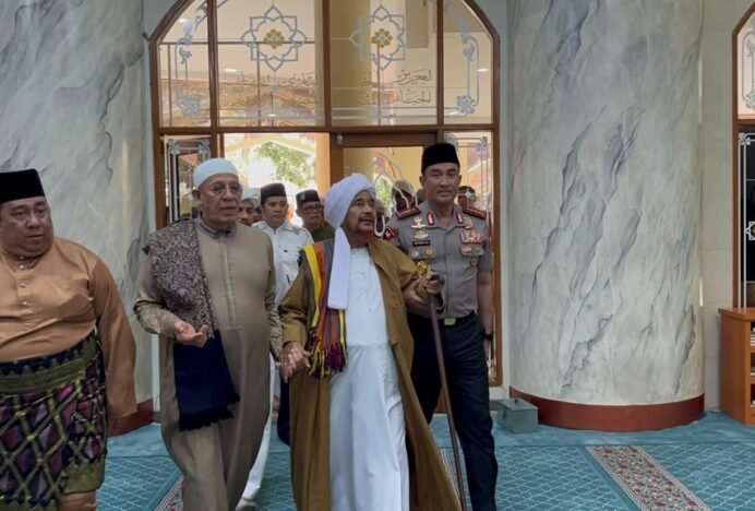 Kapolri Silaturahmi dengan Habib Umar bin Hafidz, Perkuat Sinergi Ulama dan Polri