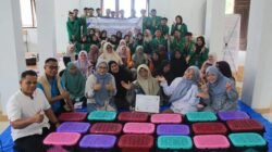 Dosen Unimal Latih Warga Membuat Kompos Takakura dan Lubang Biopori