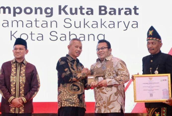 Kuta Barat Raih Penghargaan Desa Antikorupsi Aceh