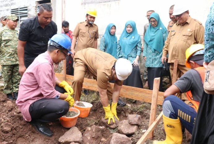 Wali Kota Sabang Letakkan Batu Pertama Rumah Duafa
