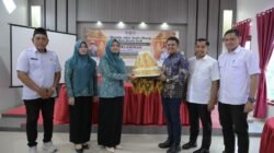 Wakil Ketua DPRK Banda Aceh Daniel A Wahab Bantu Perangkat Pelaminan untuk Alue Deah Teungoh