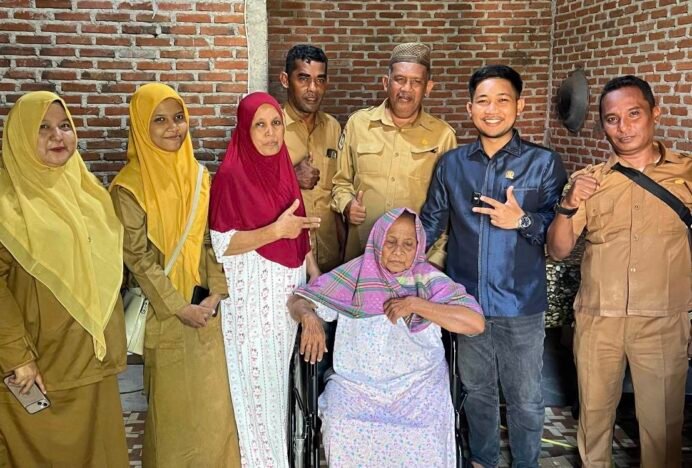 Ketua Komisi II DPRK Banda Aceh Salurkan Bantuan Kursi Roda bagi Warga Membutuhkan