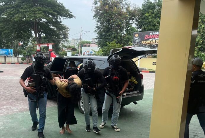 Densus 88 Tangkap 11 Tersangka Terorisme, Ada Temuan Latihan Tembak