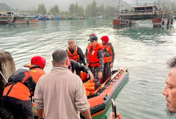 Hilang di Perairan Labuhanhaji, Ahmad Pauzir Ditemukan Meninggal Dunia