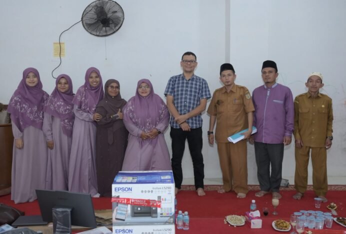 Perkuat Pendidikan Al-Qur’an, Musriadi Salurkan Perangkat Digital ke TPQ