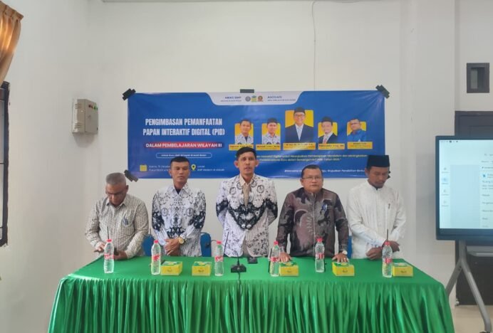 MKKS SMP Wilayah III Aceh Besar Latih Guru Manfaatkan Papan Interaktif Digital