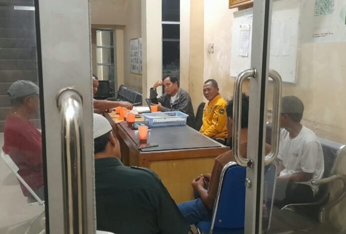 Enam Pemuda Diduga Konsumsi Tuak di RTH Taman Pala Indah, Diamankan Satpol PP dan WH